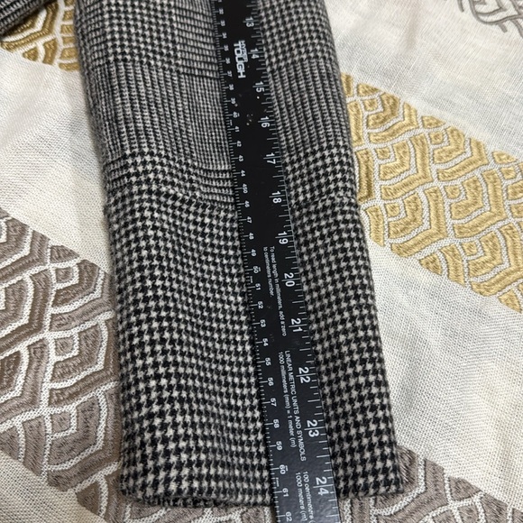 (P2) KENNETH COLE NEW YORK
Oversized wool blend coat with check print, size L - Picture 9 of 16